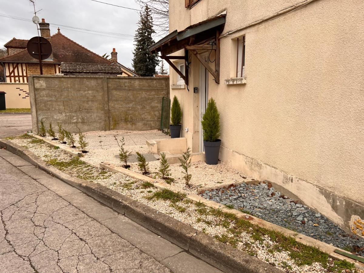 T2 Cosy / Quartier Calme / Magasins D'Usine A Proximite Lejlighed Saint-Julien-les-Villas Eksteriør billede